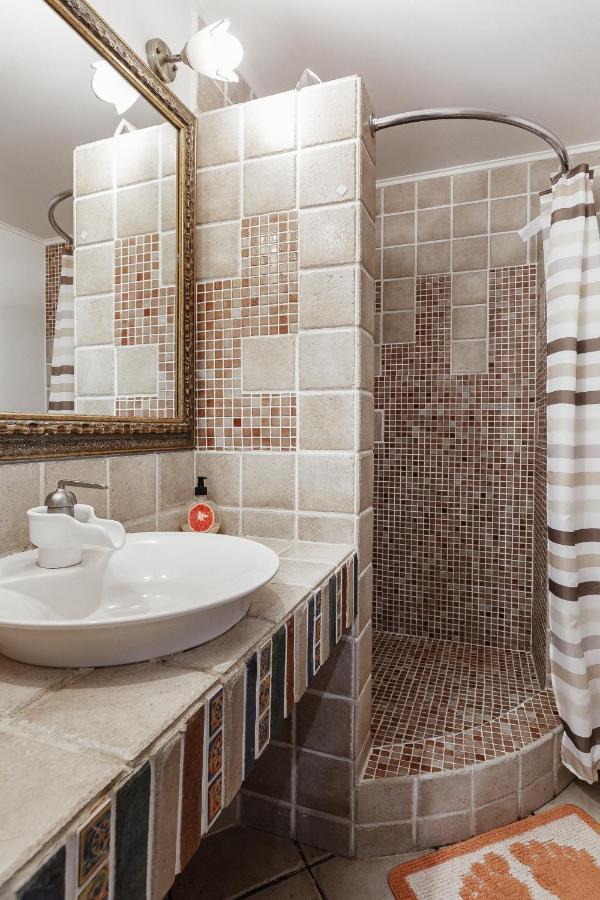 One Bedroom On Deribasovskaya Одеса Екстер'єр фото