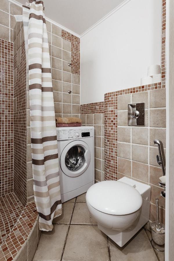 One Bedroom On Deribasovskaya Одеса Екстер'єр фото